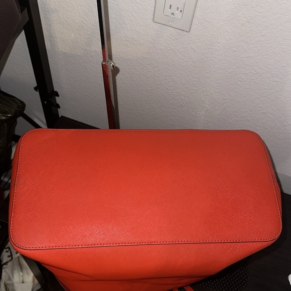 Michael KORS Saffiano Red Leather Tote - Picture 8 of 9